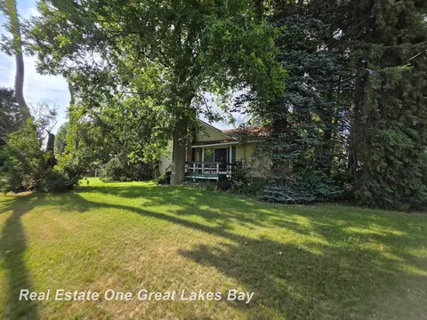 Exterior - 27 N Grout, Gladwin, MI 48624 photo 26 of 27