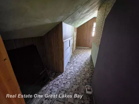 Entry Way - 27 N Grout, Gladwin, MI 48624 photo 3 of 7