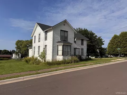 312 E Sellar, Bessemer, MI 49911