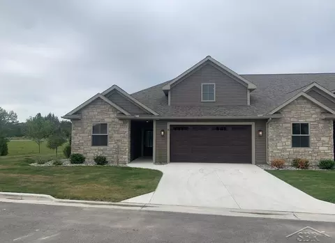 8 Willow Pointe, Freeland, MI 48623