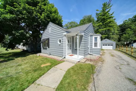 741 Dennis, Adrian, MI 49221