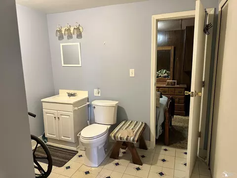 Bath - 722 Cass, Monroe, MI 48161 photo 2 of 2