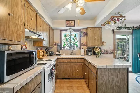 Kitchen - 3181 N N Grv, Monroe, MI 48162 photo 1 of 3
