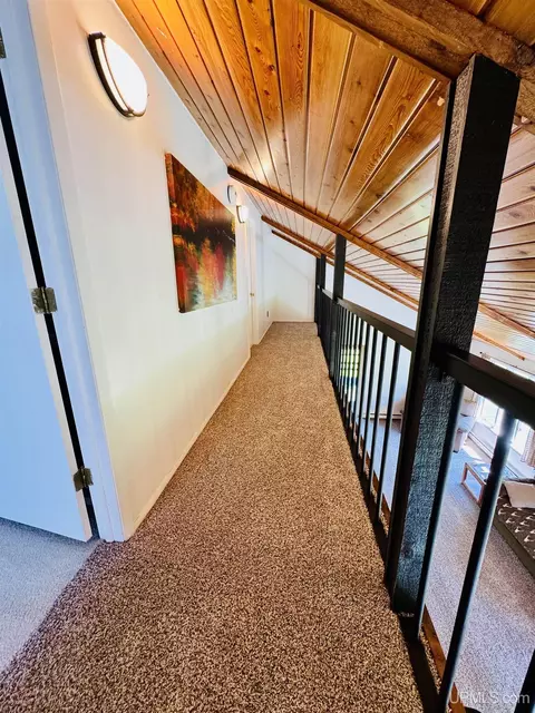 Entry Way - 4905 Co Rd Pi, Ishpeming, MI 49849 photo 1 of 1