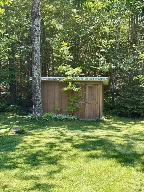 Exterior - 4905 Co Rd Pi, Ishpeming, MI 49849 photo 15 of 18
