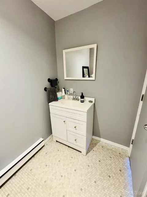 Bath - 4905 Co Rd Pi, Ishpeming, MI 49849 photo 6 of 8