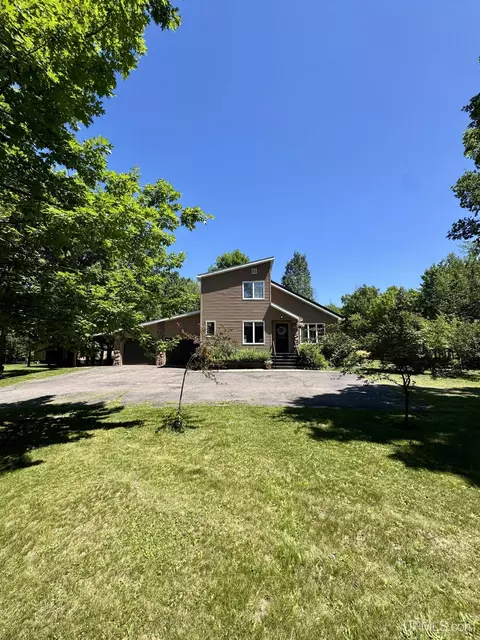 Exterior - 4905 Co Rd Pi, Ishpeming, MI 49849 photo 6 of 18