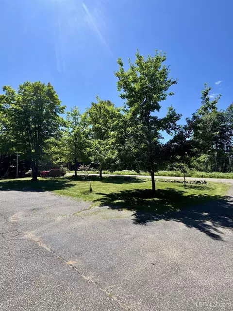 Exterior - 4905 Co Rd Pi, Ishpeming, MI 49849 photo 5 of 18