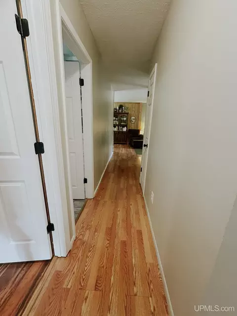 Entry Way - e9415 Maple Street, Munising, MI 49862 photo 2 of 3