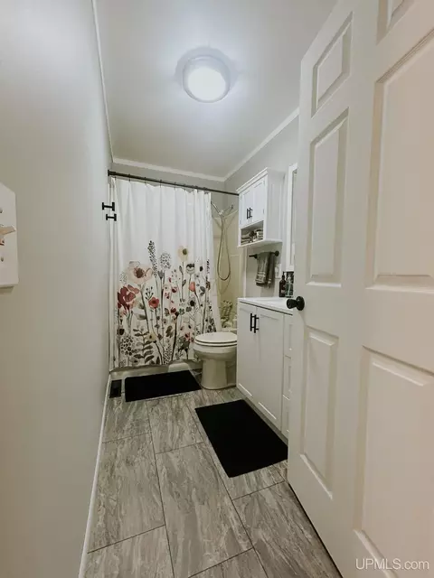 Bath - e9415 Maple Street, Munising, MI 49862 photo 1 of 3
