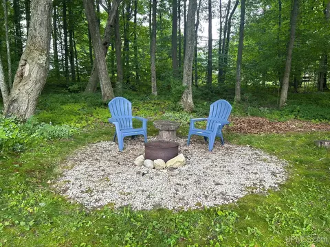 Exterior - e9415 Maple Street, Munising, MI 49862 photo 7 of 8