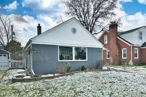 1641 Hampton, Grosse Pointe Woods, MI 48236