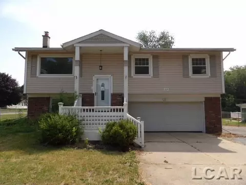 3225 W W Cir, Adrian, MI 49221