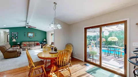 Dining - 3230 Kings Brk, Flushing, MI 48433 photo 2 of 3