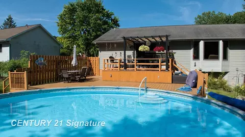 Exterior - 3230 Kings Brk, Flushing, MI 48433 photo 7 of 12