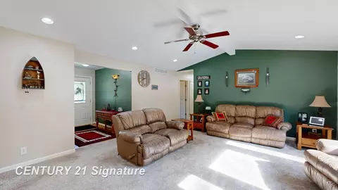 Entry Way - 3230 Kings Brk, Flushing, MI 48433 photo 2 of 4