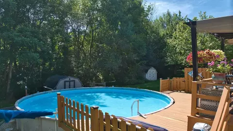 Exterior - 3230 Kings Brk, Flushing, MI 48433 photo 5 of 12
