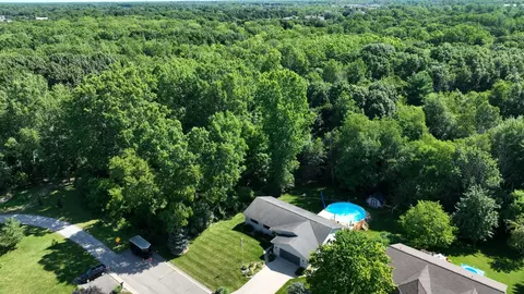 View/Area - 3230 Kings Brk, Flushing, MI 48433 photo 6 of 8