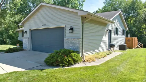 Exterior - 3230 Kings Brk, Flushing, MI 48433 photo 11 of 12