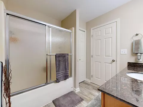 Bath - 3230 Kings Brk, Flushing, MI 48433 photo 3 of 7