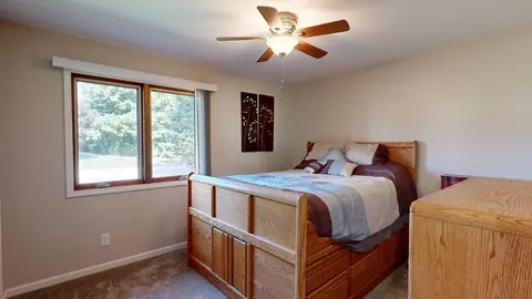 Bedroom - 3230 Kings Brk, Flushing, MI 48433 photo 5 of 6