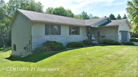 Exterior - 3230 Kings Brk, Flushing, MI 48433 photo 9 of 12