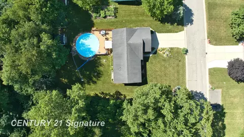 View/Area - 3230 Kings Brk, Flushing, MI 48433 photo 2 of 8