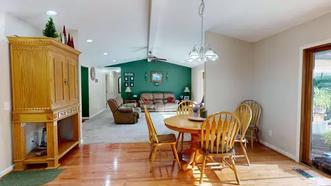 Dining - 3230 Kings Brk, Flushing, MI 48433 photo 3 of 3