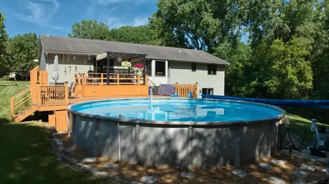 Exterior - 3230 Kings Brk, Flushing, MI 48433 photo 10 of 12