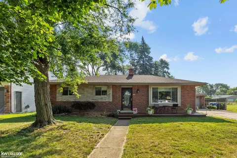 1398 Dundee, Waterford, MI 48327