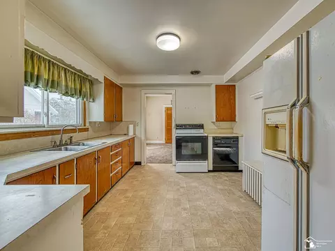 Kitchen - 132 Godfroy, Monroe, MI 48162 photo 2 of 5