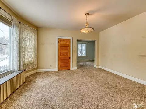 Living - 132 Godfroy, Monroe, MI 48162 photo 4 of 5