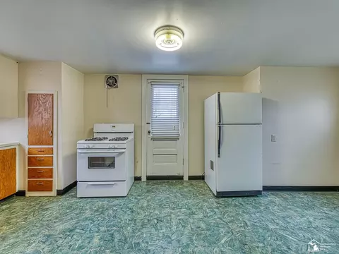 Kitchen - 132 Godfroy, Monroe, MI 48162 photo 3 of 5