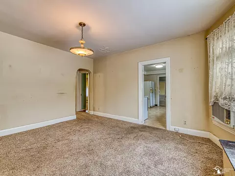 Living - 132 Godfroy, Monroe, MI 48162 photo 3 of 5