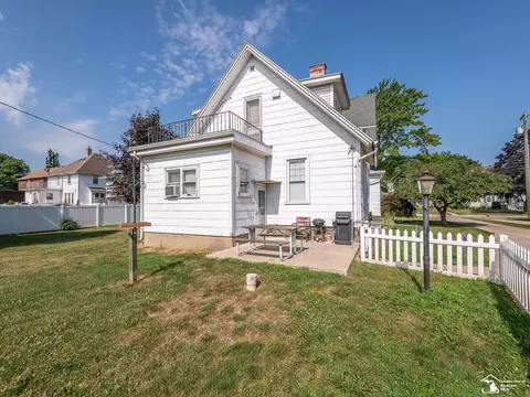 Exterior - 132 Godfroy, Monroe, MI 48162 photo 6 of 8