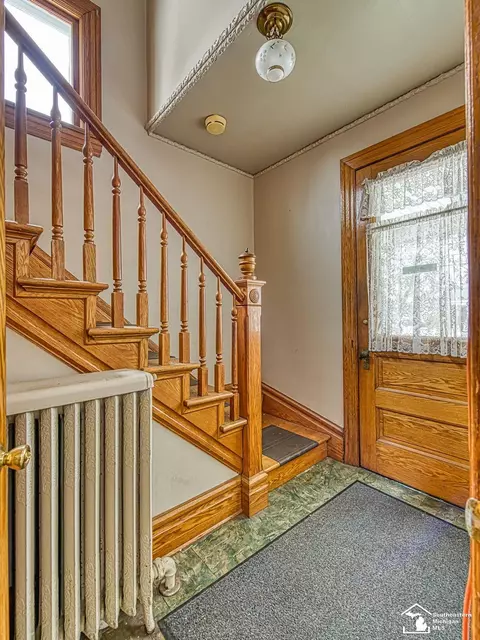 Entry Way - 132 Godfroy, Monroe, MI 48162 photo 1 of 4