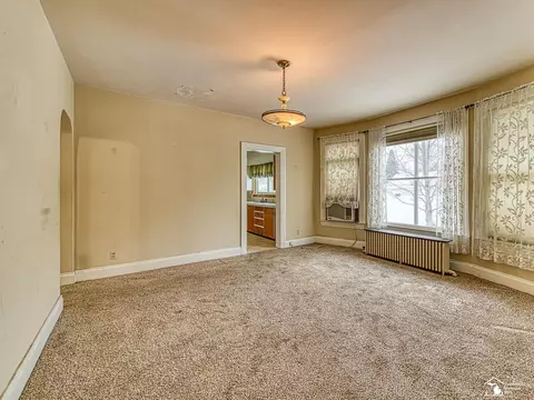 Living - 132 Godfroy, Monroe, MI 48162 photo 2 of 5