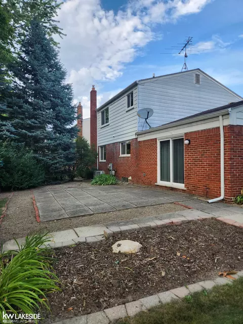 3391 Eagle, Troy, MI 48083 photo 4