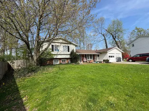 7533 Ravenswood, Portage, MI 49024