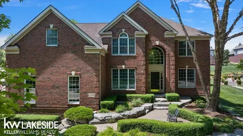 61399 Beacon Hl, Washington, MI 48094