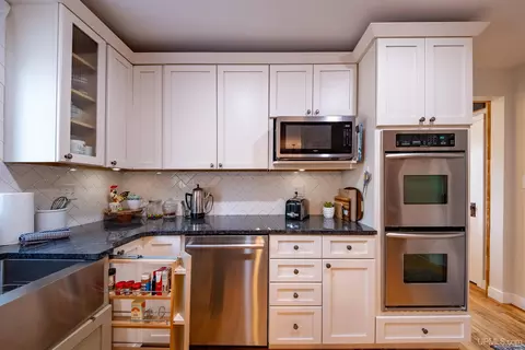 Kitchen - 212 W Munising, Munising, MI 49862 photo 7 of 10