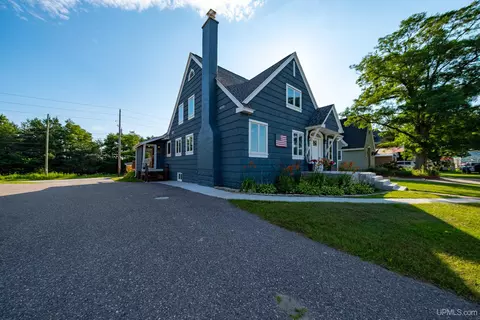 Exterior - 212 W Munising, Munising, MI 49862 photo 4 of 9