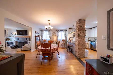 Dining - 212 W Munising, Munising, MI 49862 photo 2 of 4