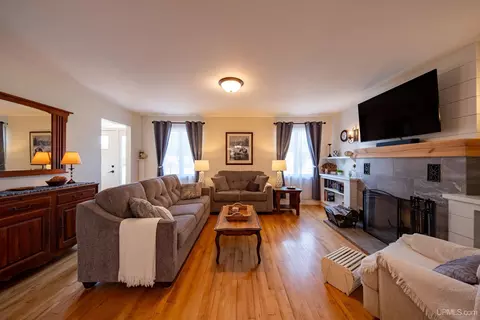 Living - 212 W Munising, Munising, MI 49862 photo 3 of 5