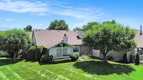 8296 Walnut Crk, Grand Blanc, MI 48439