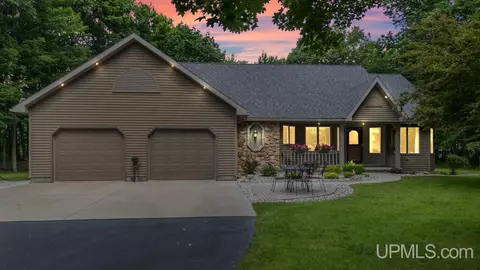 7731 Summit 1955, Gladstone, MI 49837