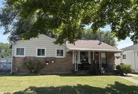 26070 Bryan, Roseville, MI 48066