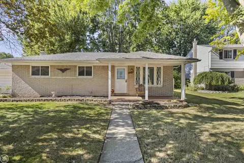50196 Stonecrest, Chesterfield, MI 48047