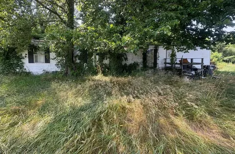 2340 Park, Eau Claire, MI 49111