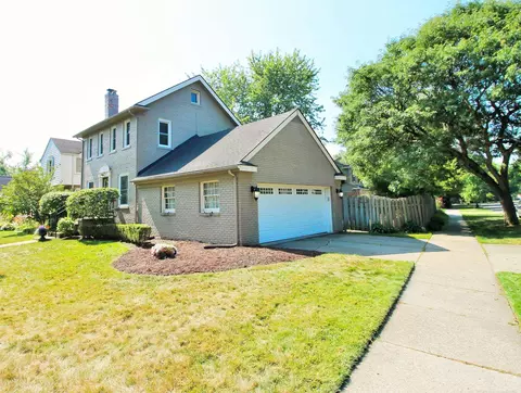 395 Mt Vernon, Grosse Pointe Farms, MI 48236 photo 3